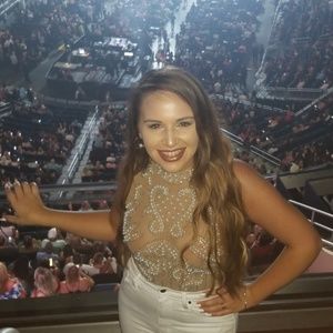 Meet your Posher, Brooke